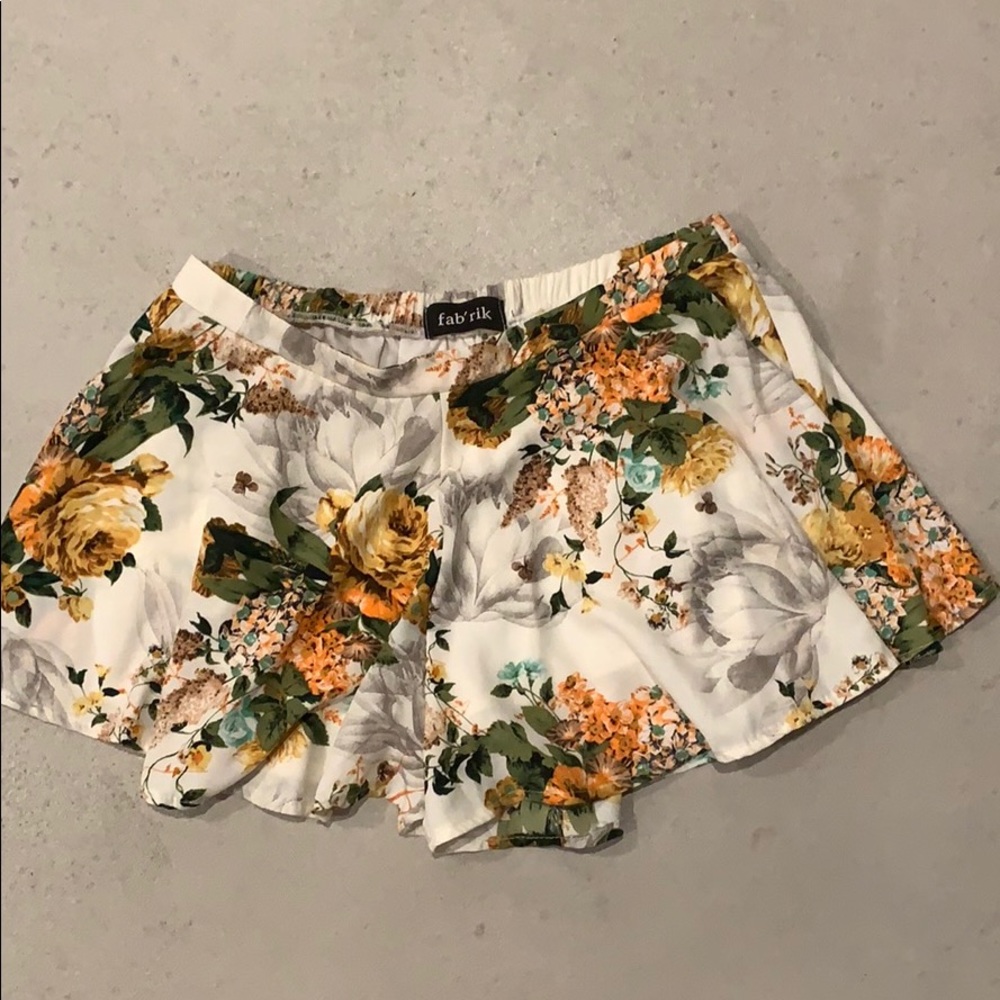EUC Fab’rik Floral Shorts w/ Pockets